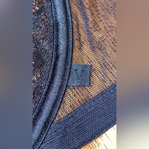 VS Convertible to X Crossed Straps Underwire Sheer Bra Adj Straps Black Lace - Picture 2 of 10